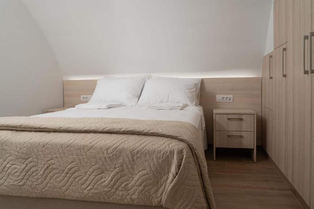 Edel Luxury Apartments Hriszí Aktí Haniá Kültér fotó