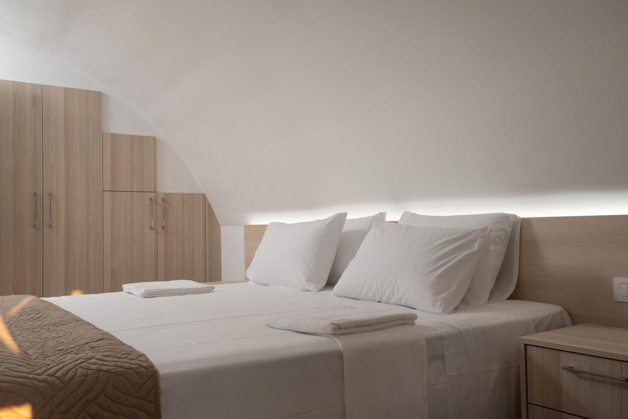 Edel Luxury Apartments Hriszí Aktí Haniá Szoba fotó